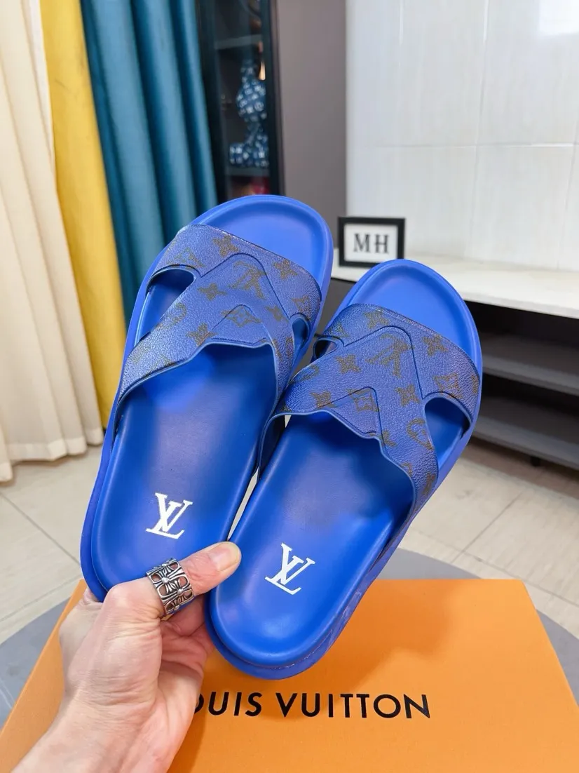 Men's shoes💰300🌹🌹【LV】Multi-color new men's slippers, original quality top version, original special cowhide presbyopia print➕sheepskin on the inside and side, non-slip combination sole, more stable walking, more comfortable and lightweight, high-end and generous, size: 38~44